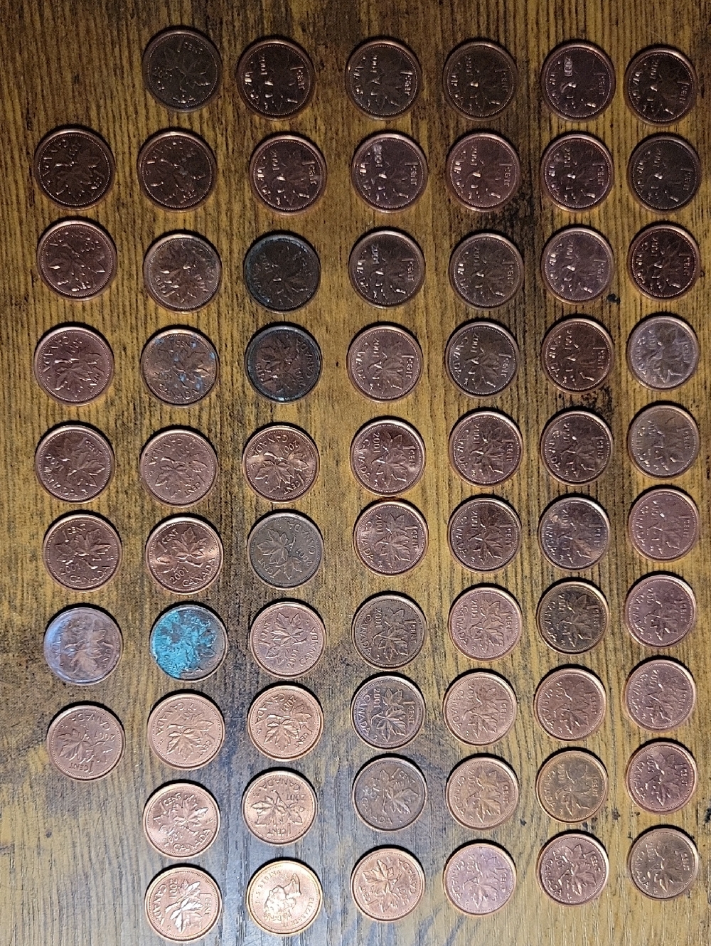 67 (Full Roll+) 2001 Canadian Copper Toned Pennies - Assorted Maple/Leaf Design